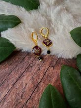 Load image into Gallery viewer, Maroon Queen Anne&#39;s Lace with Onyx Earrings
