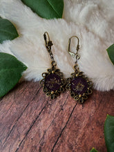 Load image into Gallery viewer, Black Victorian Queen Anne&#39;s Earrings
