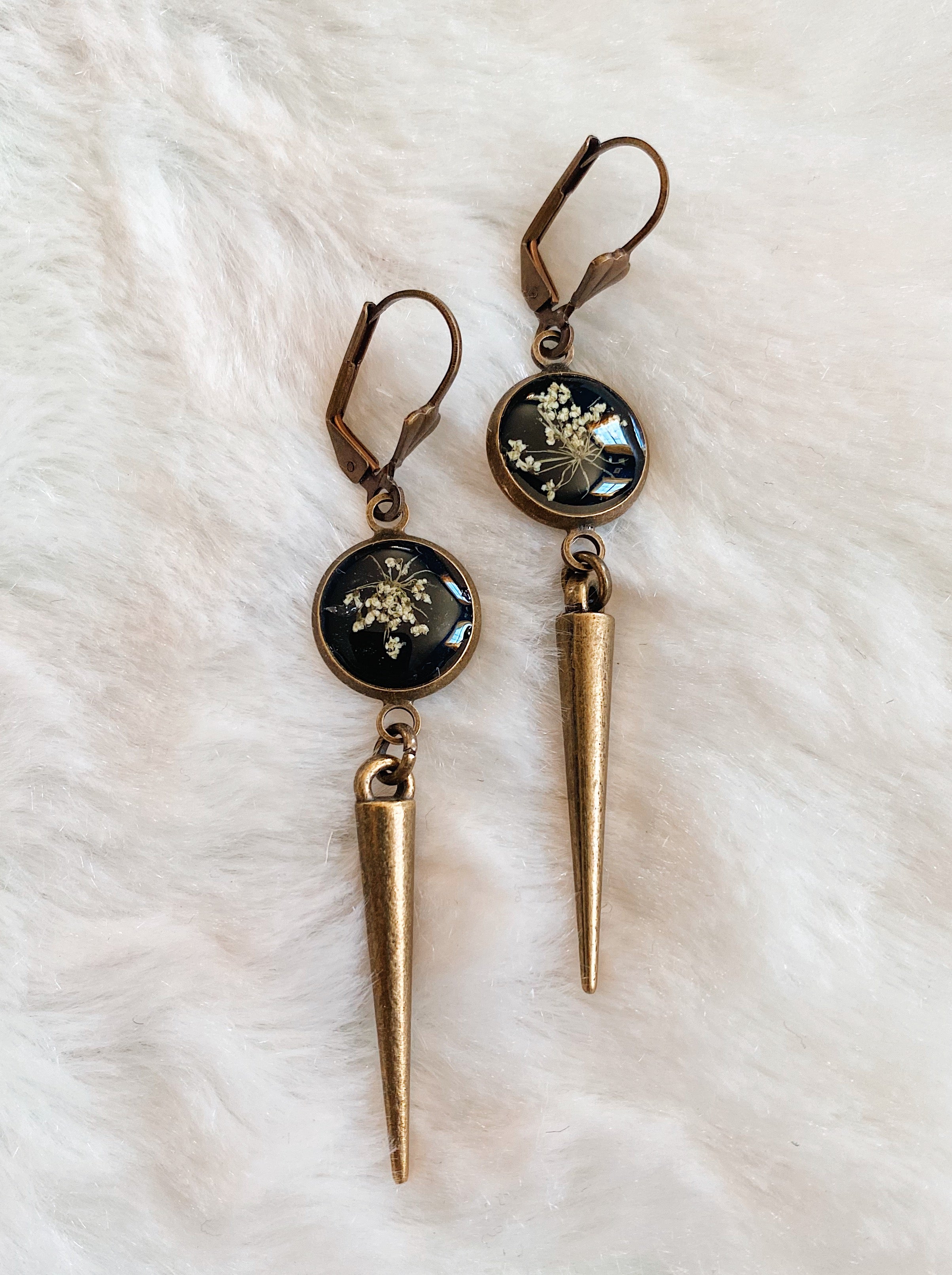 Brass Queen Anne's Spikes